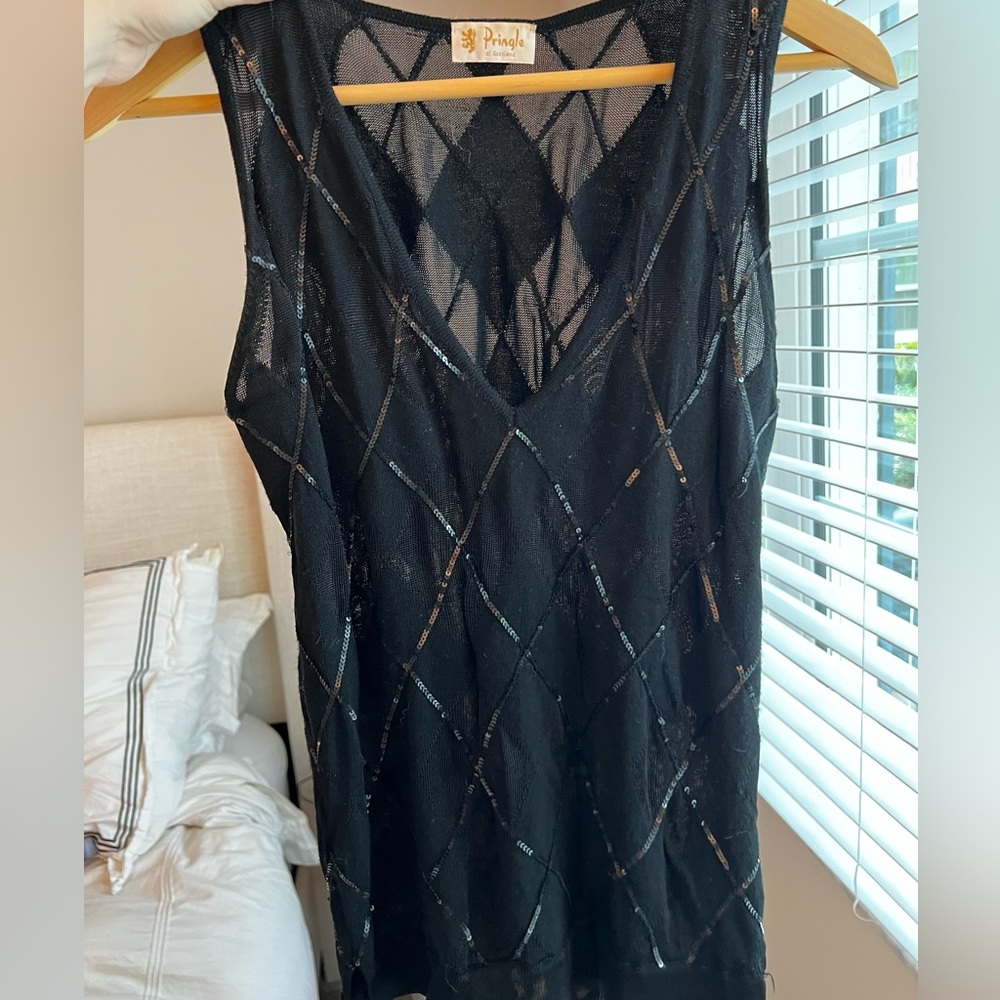 Pringle of Scotland sequin detailing v-neck sleeveless top in size S